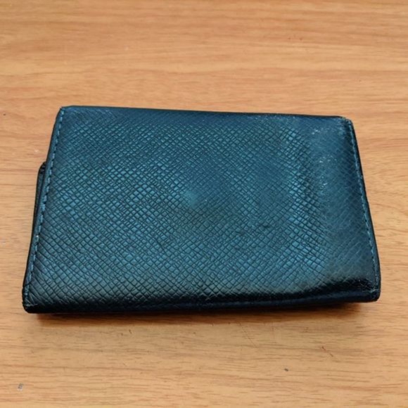 Louis Vuitton Taiga Key Holder/Wallet #1217*** - Picture 2 of 8
